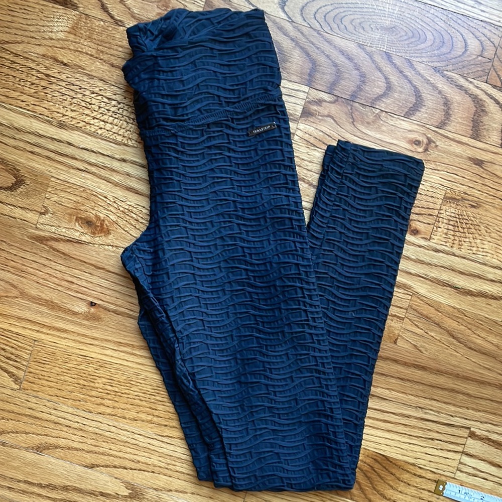 Black 7/8 leggings - fun texture
